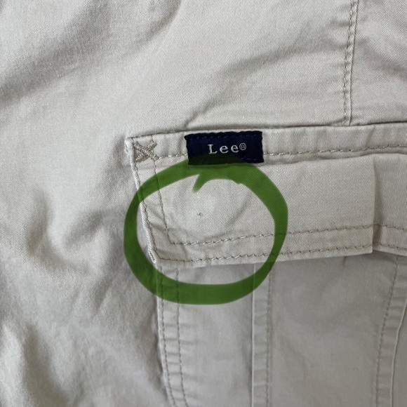 Lee Relaxed Fit Mid Rise Women’s Size 18 98% cotton 2% Spandex Khaki color - Picture 3 of 13